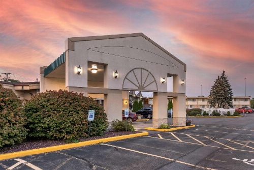 Quality Inn & Suites Vestal Binghamton Near University image 7